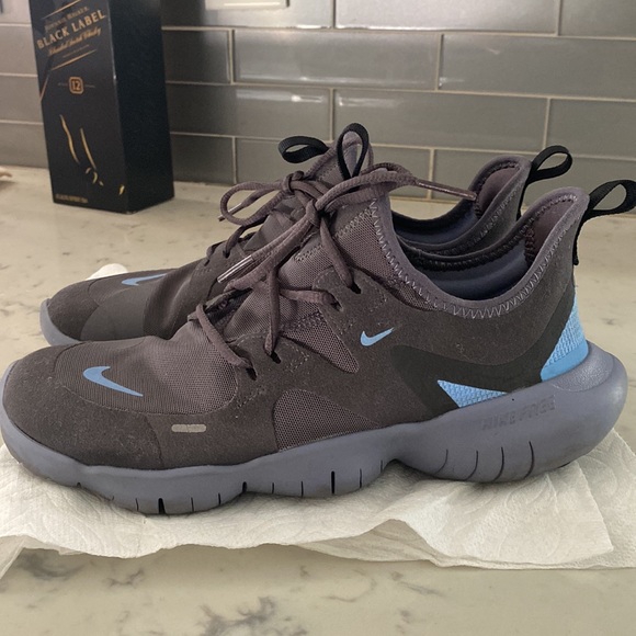 EUC Nike Free sneakers - Picture 2 of 6